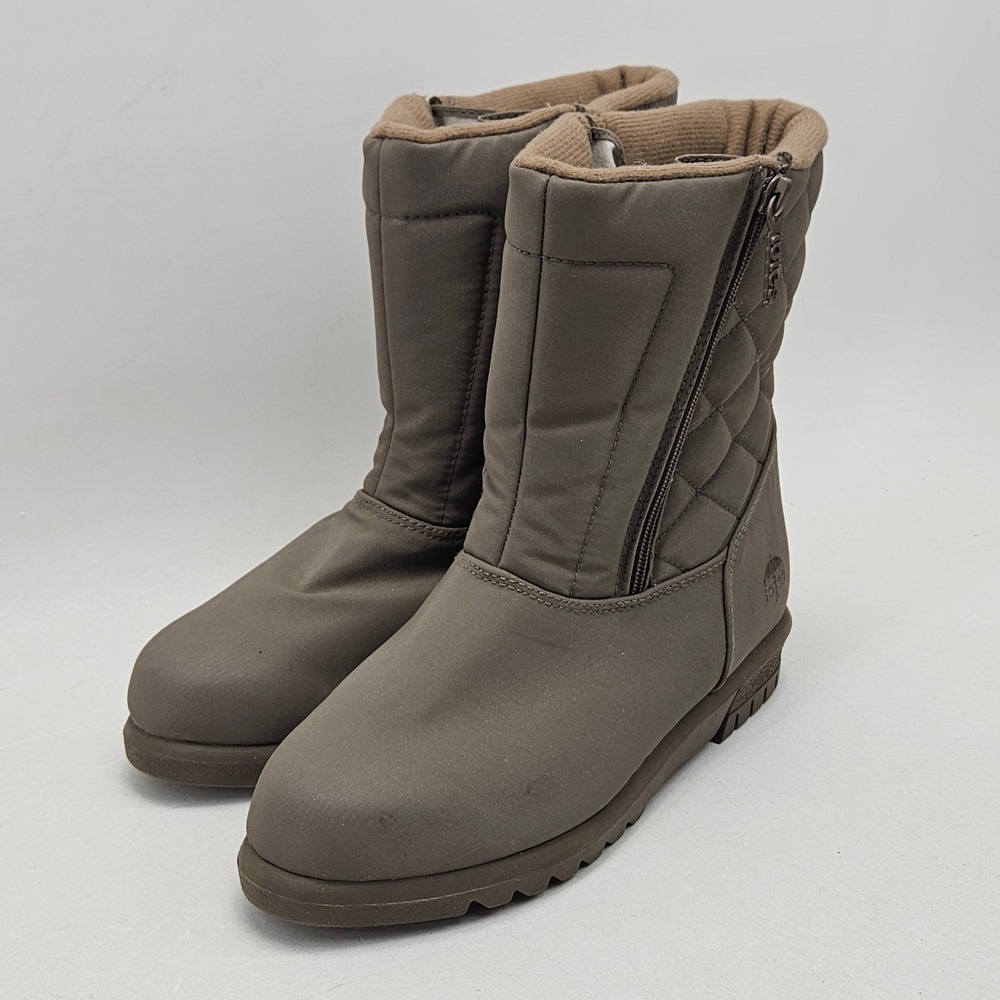 Totes Womens Winter Boots Taupe Brown Quilted Side Zip Snow Boots 7.5 M 11419-34